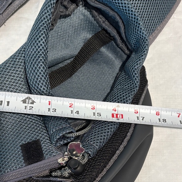 Dog carrier Sling Bag with dog water bottle - Picture 9 of 10